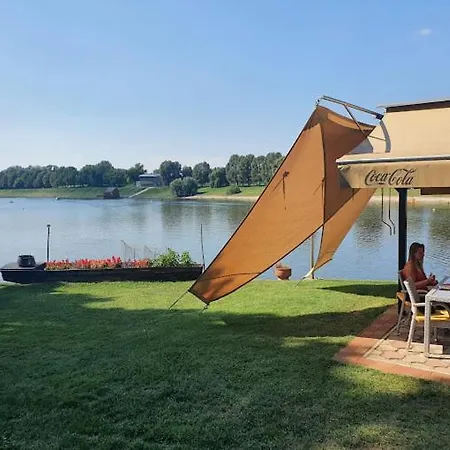 Volenter Lux Duna 公寓